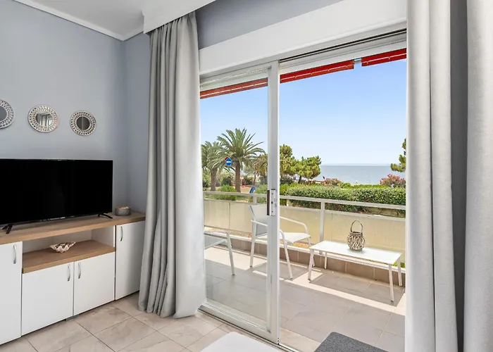 Lovely Seafront Apartamento *