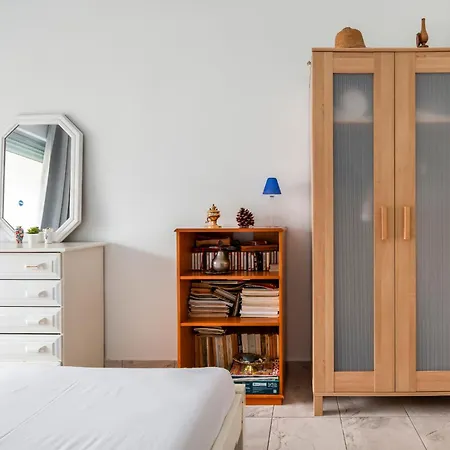 Lovely Seafront Apartment